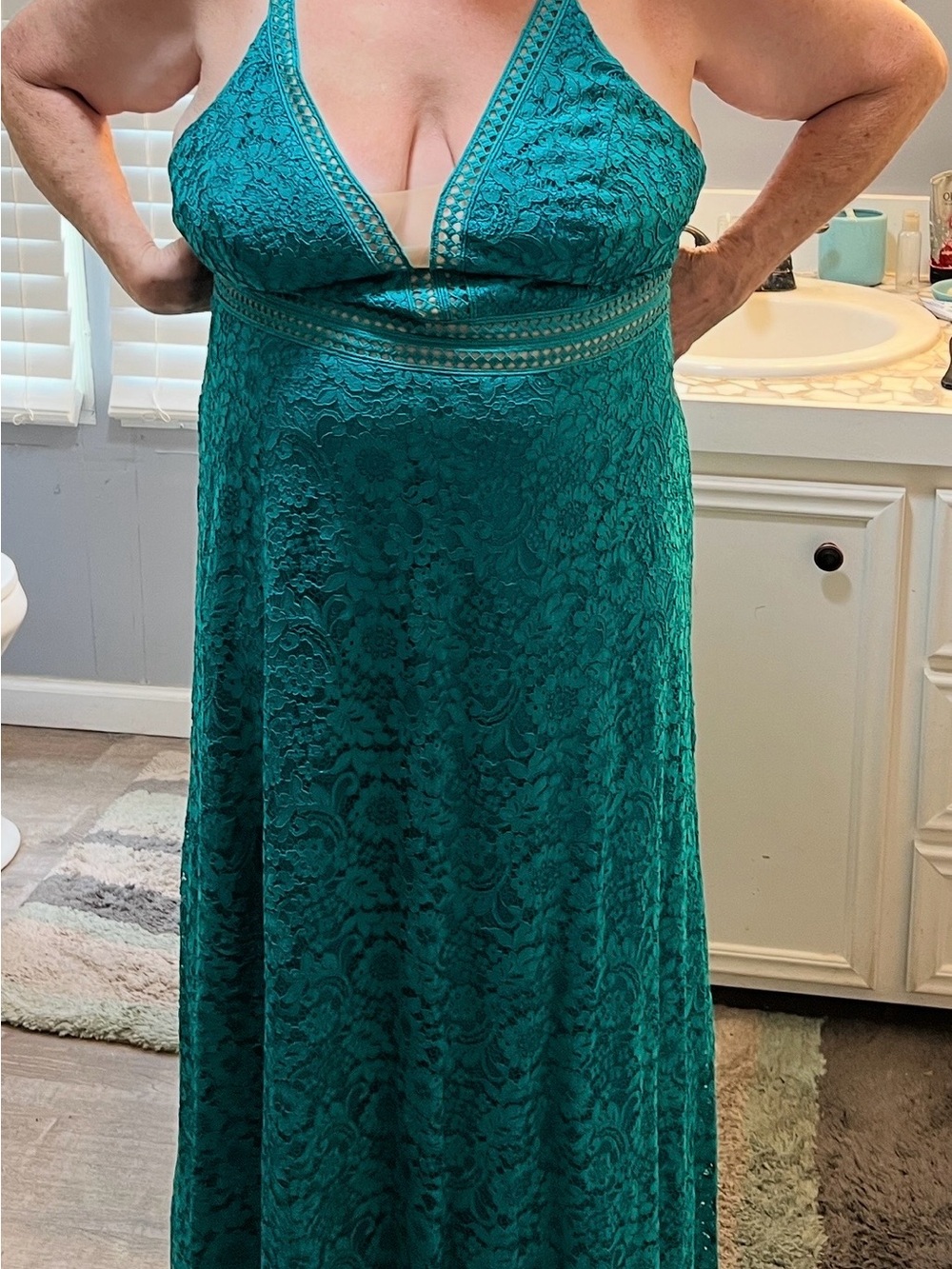 Sleeveless Lace V-Neck Maxi Dress in Teal